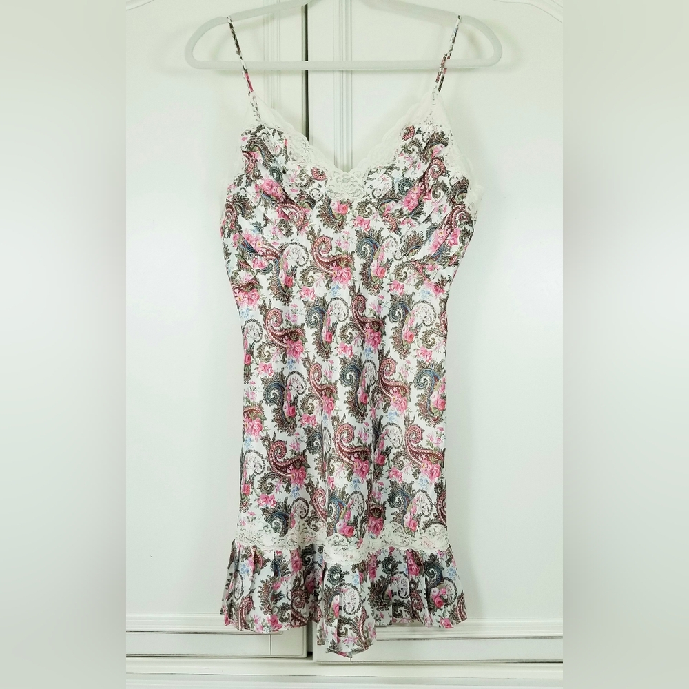 Victorias Secret Gold Label Pink Roses Paisley Pleated Ruffle Lace  Nightie S